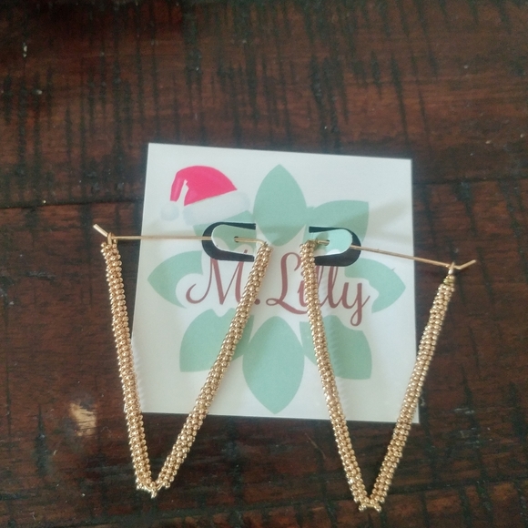 2 brand new earrings - Picture 2 of 3